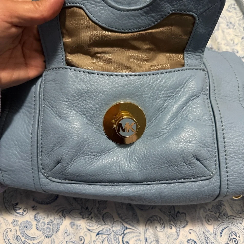 Michael Kors Light Blue Leather Shoulder Bag - Picture 3 of 11